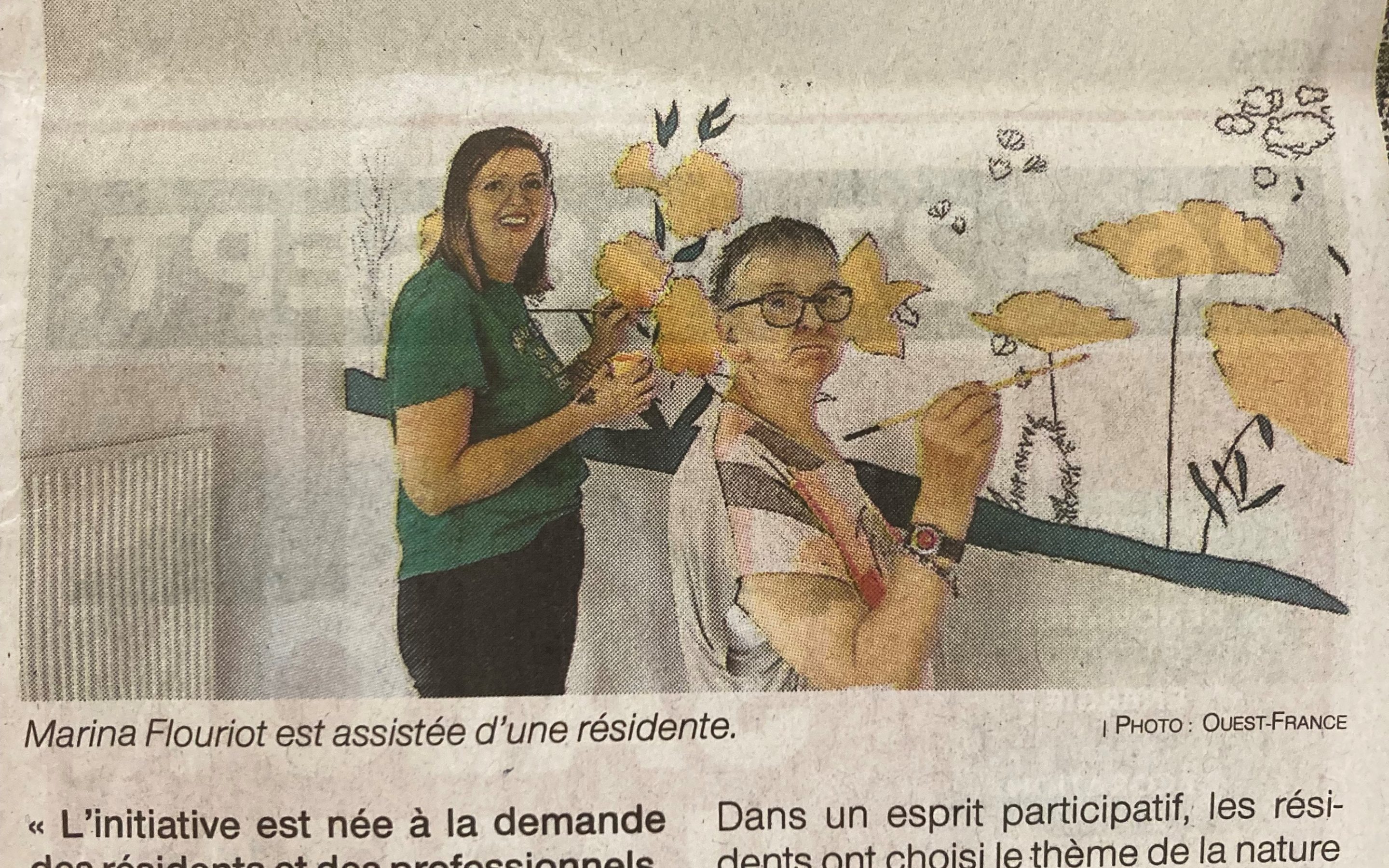 Des fresques florales pour décorer les murs de l’EHPAD